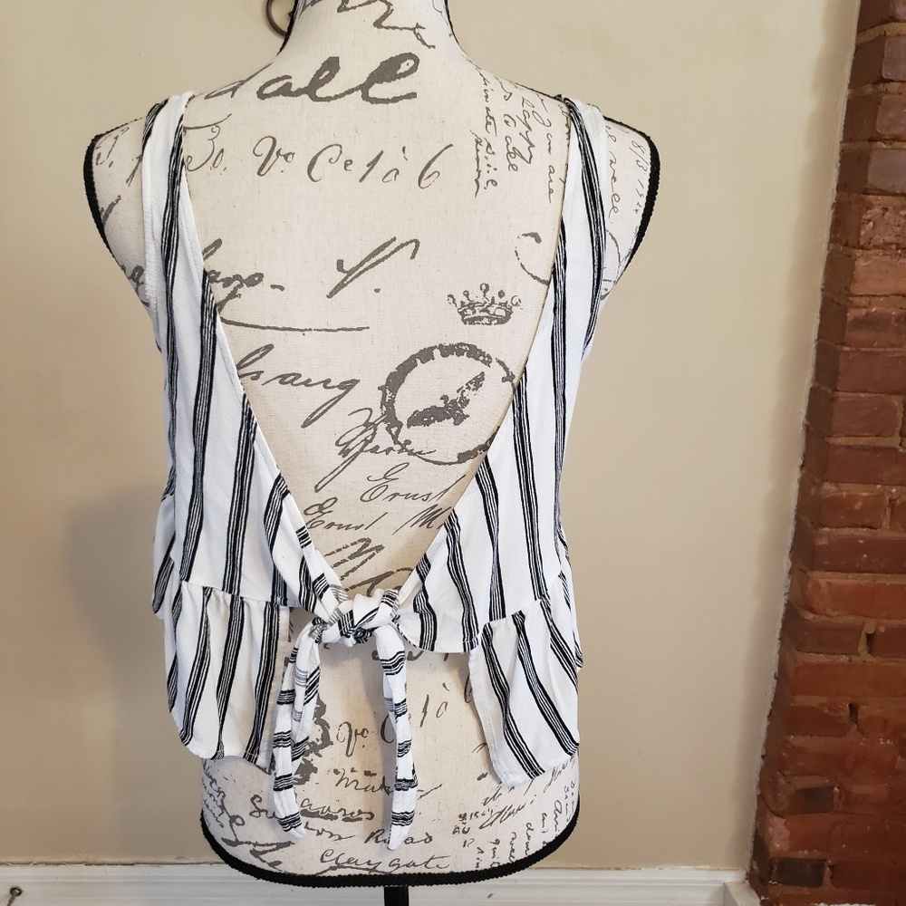 L.A Hearts Strip Crop Tank Top - Picture 3 of 6